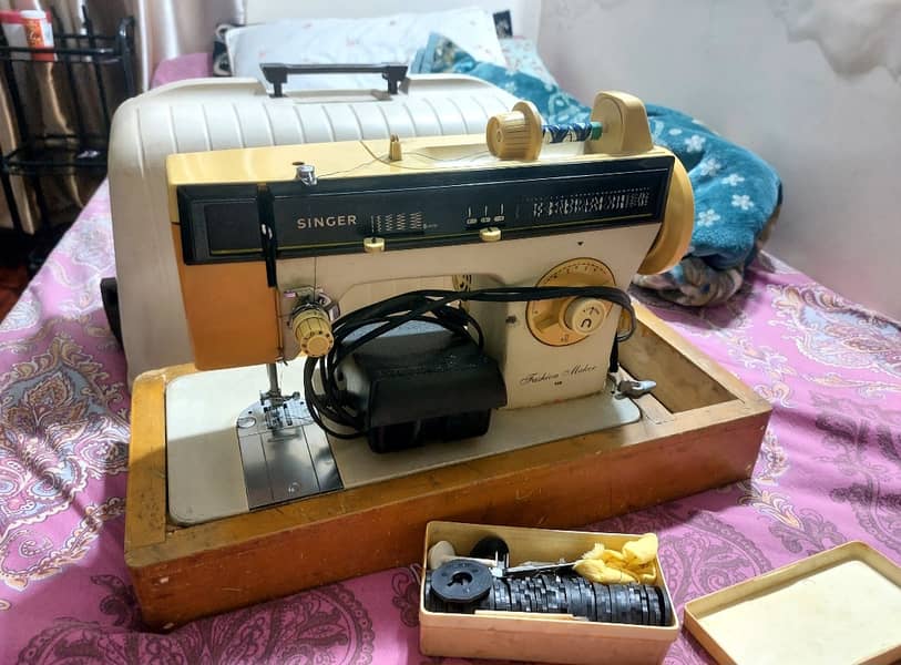 Electic motor singer machine 0