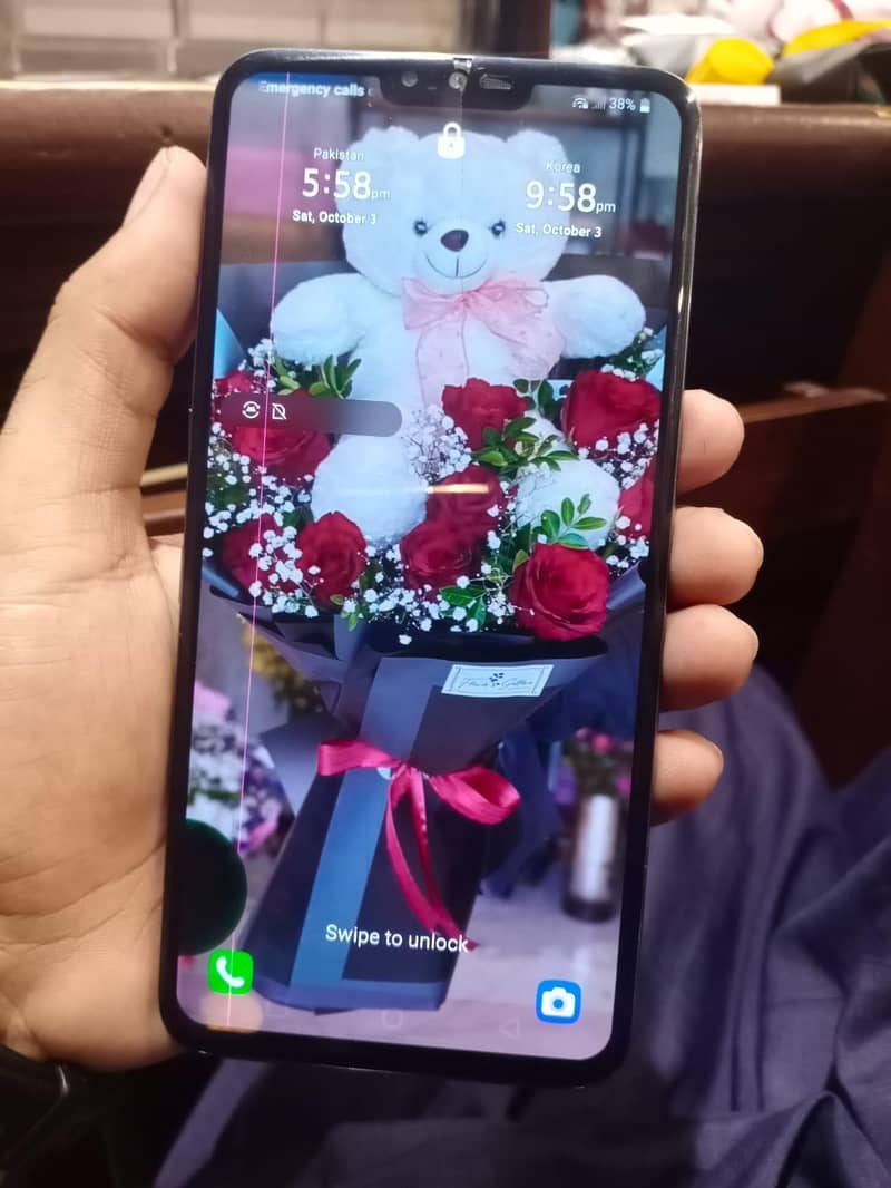 LG V50 ThinQ 1