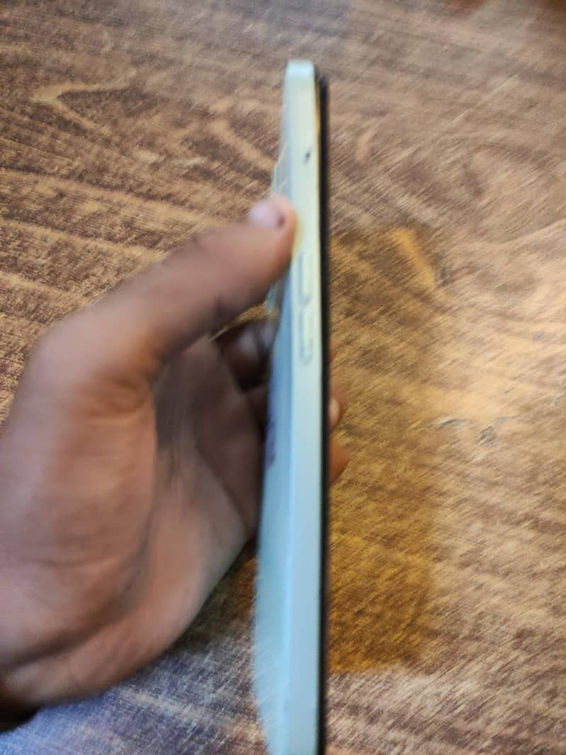 Realme C35 1