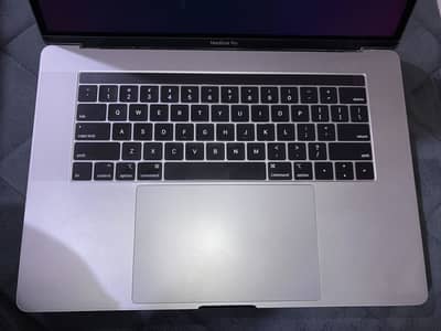 Apple MacBook Pro Core i9 12th Gen 2019 - 32GB RAM - 1TB SSD