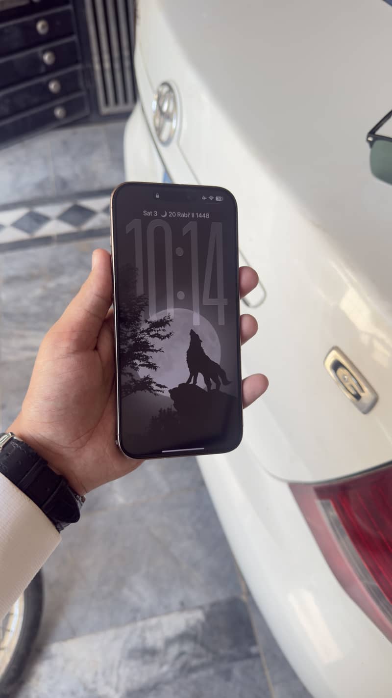 Apple iPhone 16 Pro Max 4