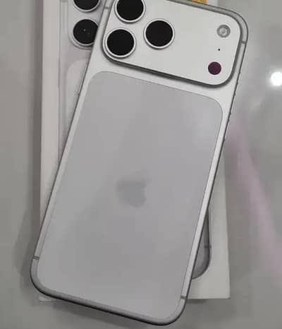iPhone 17 Pro Max silver
