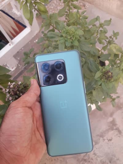 OnePlus 10 Pro 5g 12gb ram 256gb gaming device in Mint condition 10/10