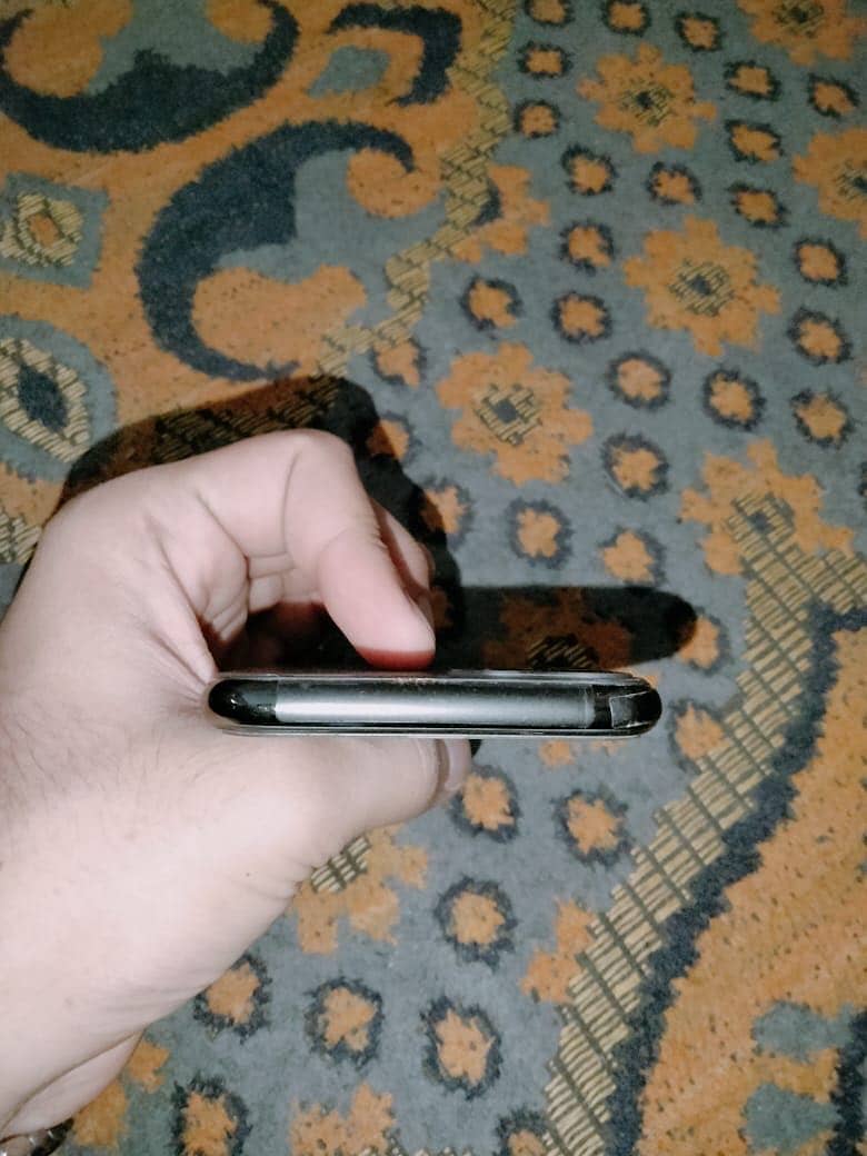 Apple iPhone 11 Pro 3