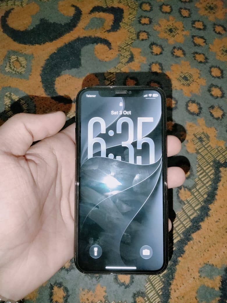 Apple iPhone 11 Pro 4