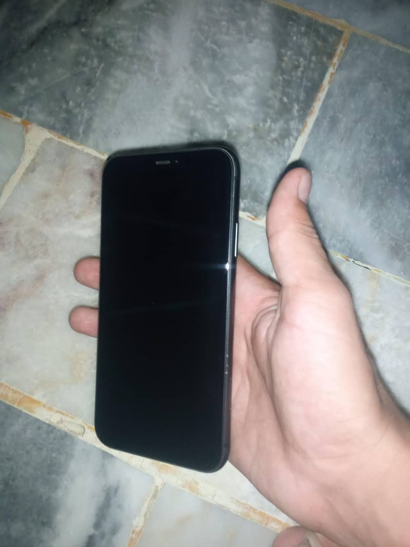 Apple iPhone 11 3