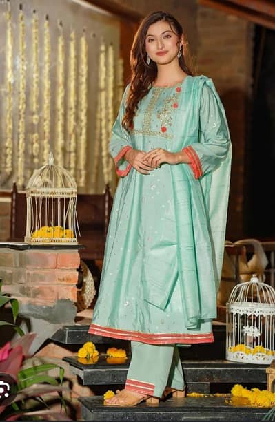 Lady's Suit Selai Ka Behtaren Markaz 03339462818