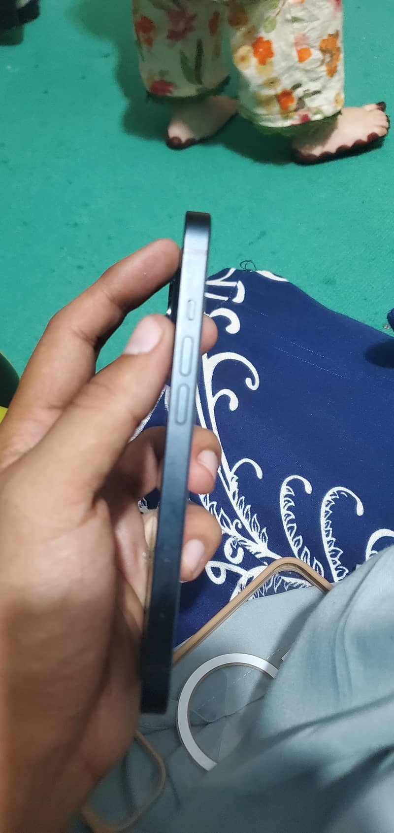 Apple iPhone 13 5