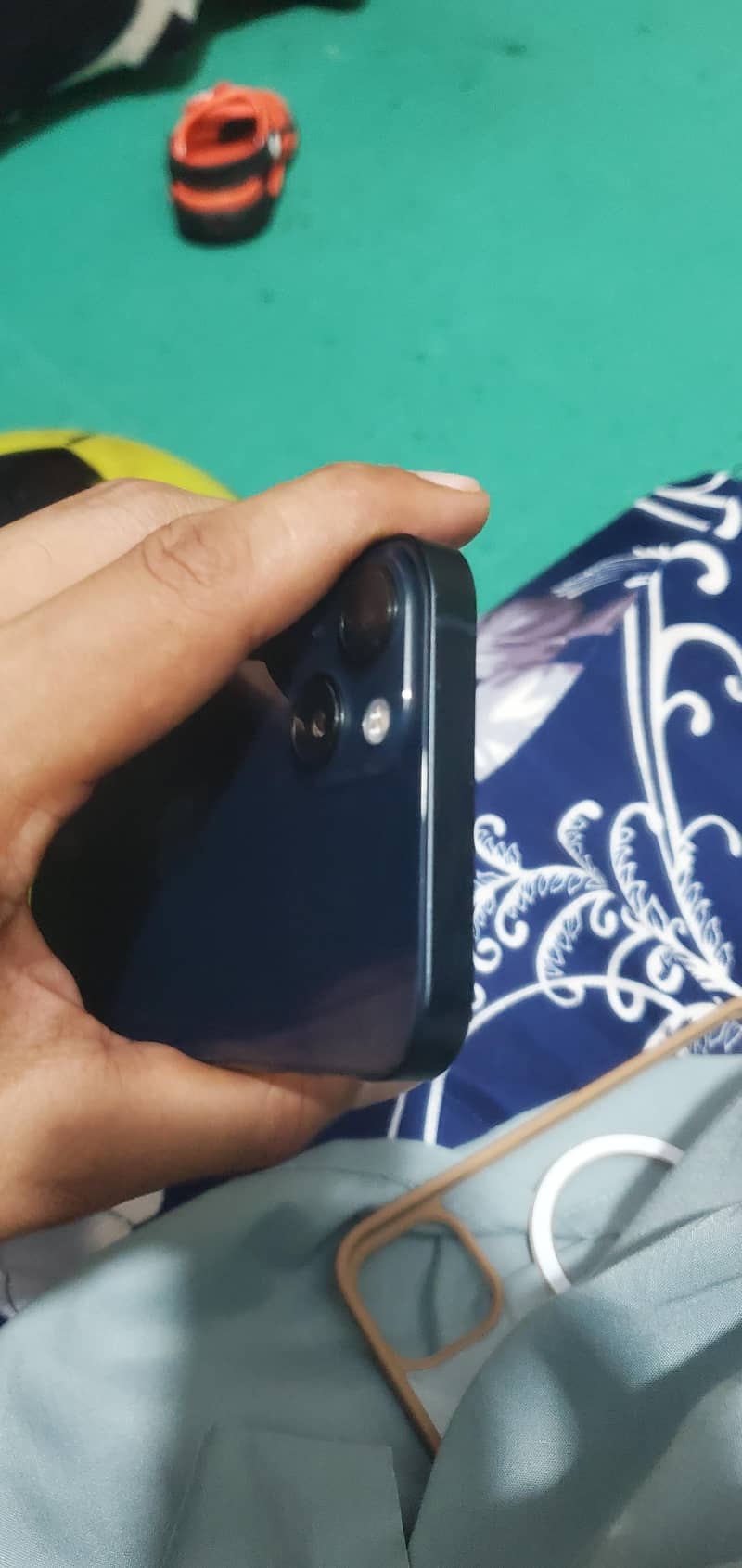 Apple iPhone 13 6