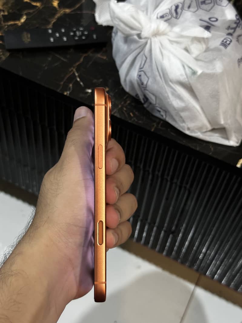 Apple iPhone 17 Pro Max 0