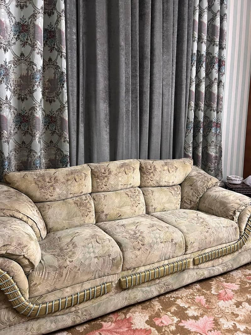 slightly used sofa set 1