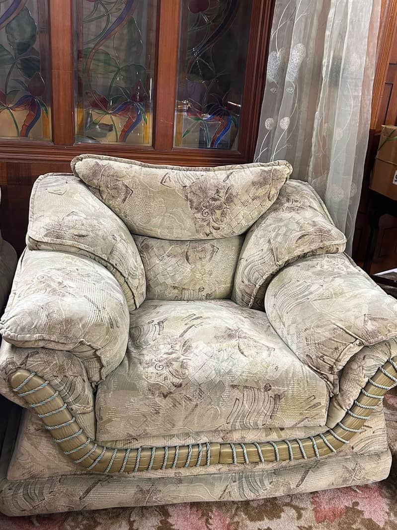 slightly used sofa set 2