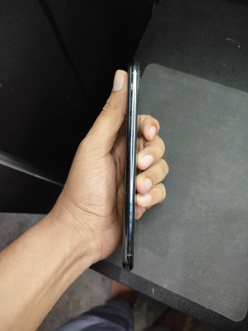 Apple iPhone 11 Pro Max 3
