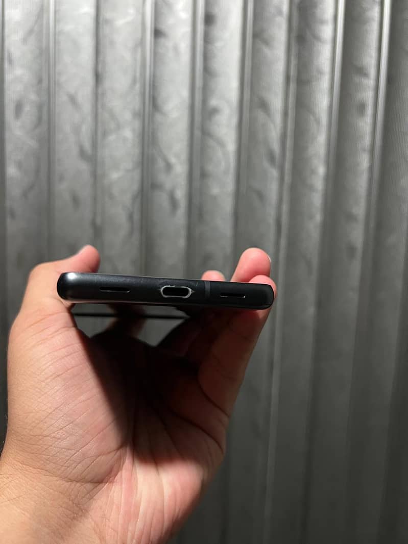 Google Pixel 7a 5