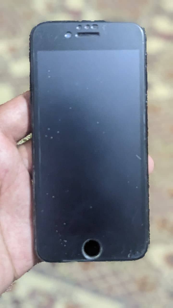 Apple iPhone 7 1
