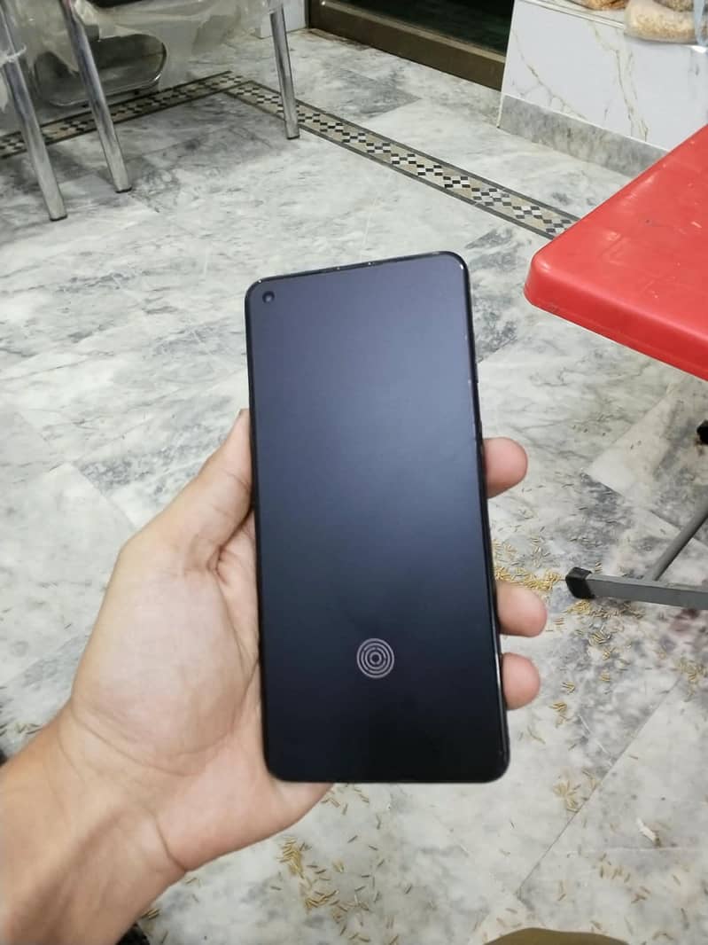 One Plus 9R 1