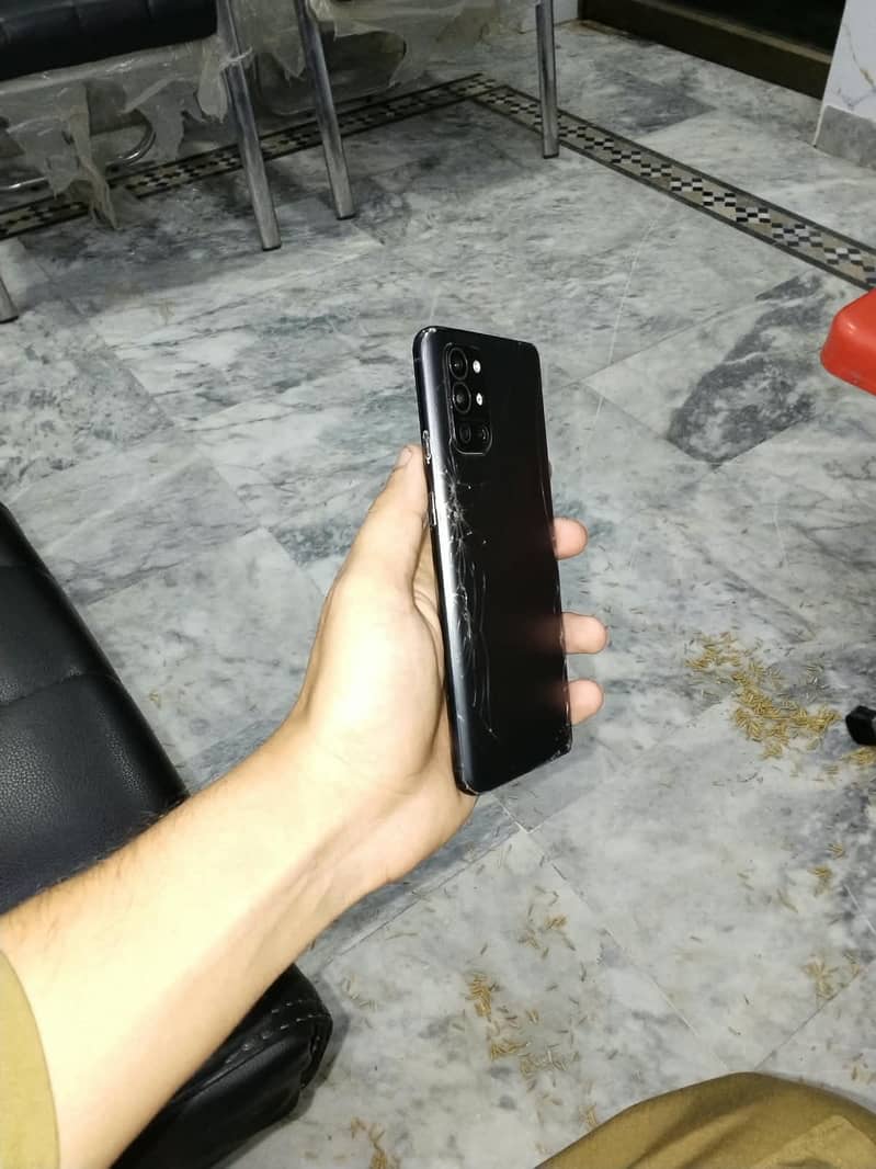 One Plus 9R 4