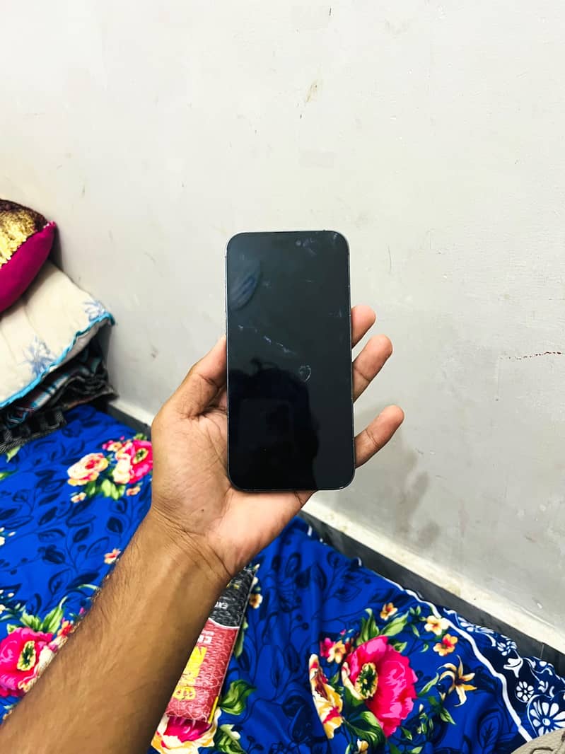 Apple iPhone 14 Pro Max 1