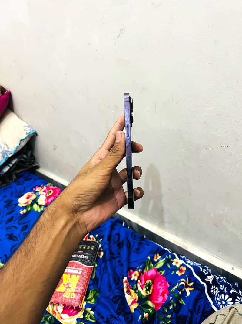 Apple iPhone 14 Pro Max 2