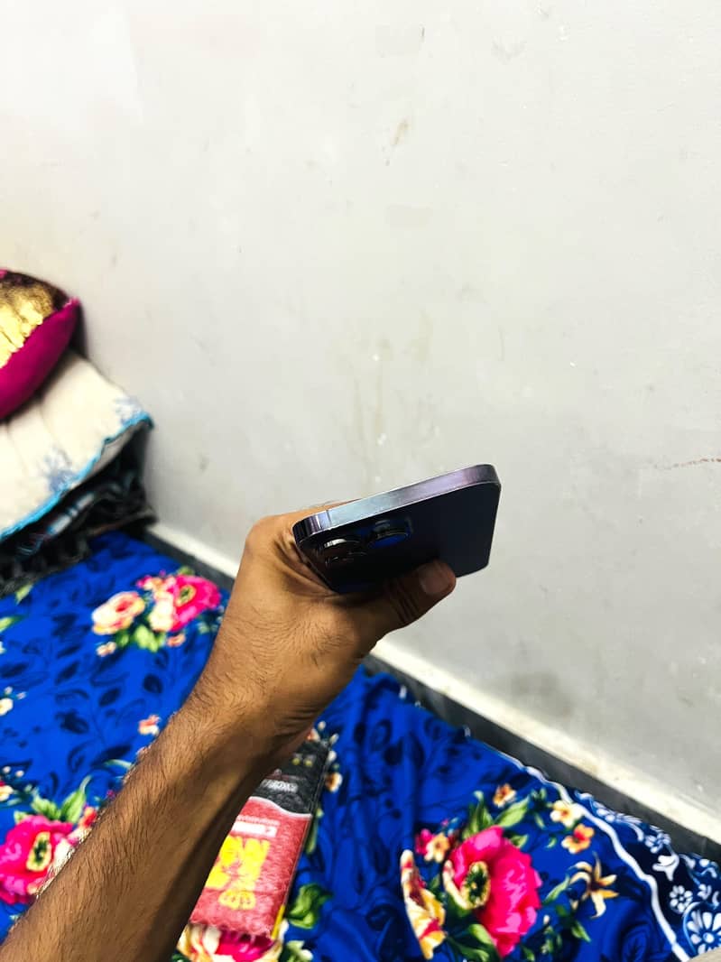 Apple iPhone 14 Pro Max 4