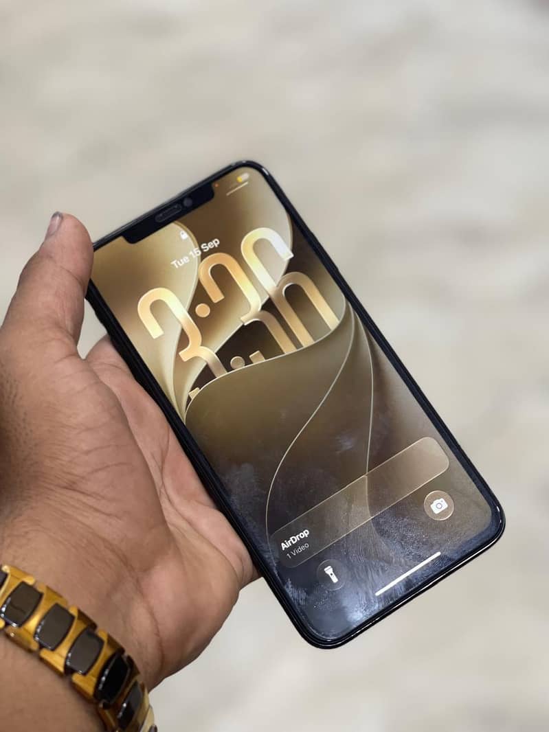 Apple iPhone 11 Pro Max 3
