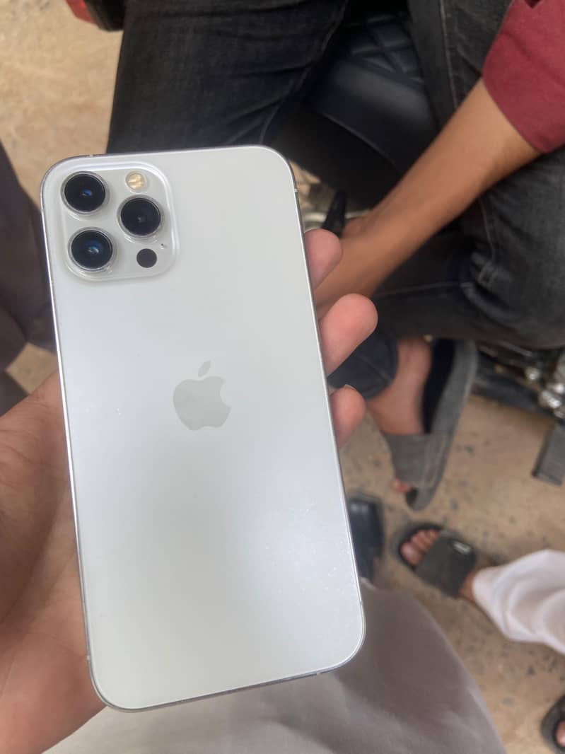 Apple iPhone 12 Pro Max 3