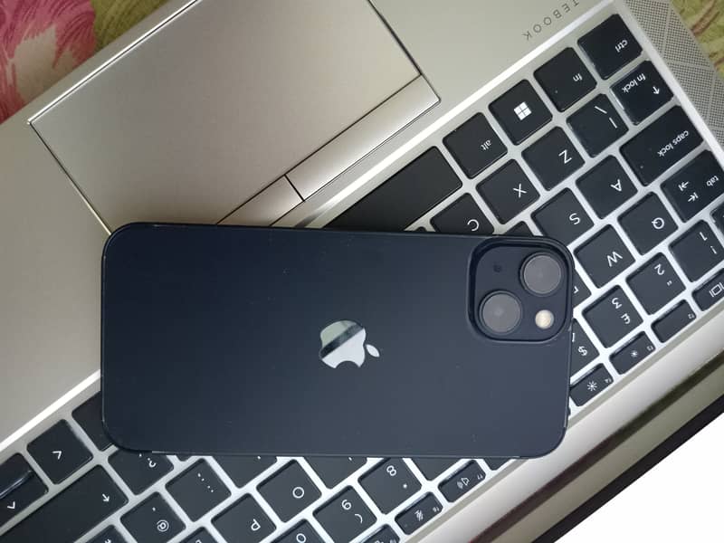 Apple iPhone 13 0