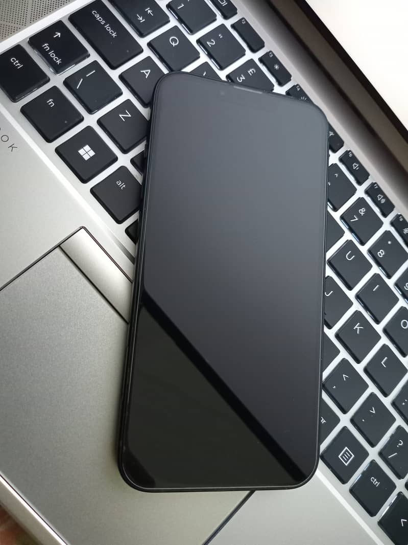 Apple iPhone 13 4