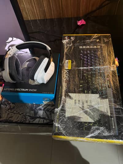Gaming Accessories Keyboard headphones and LCD