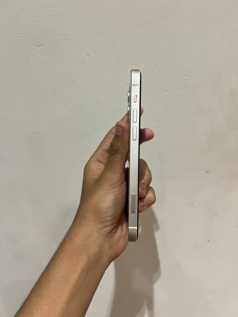 Apple iPhone 12 7