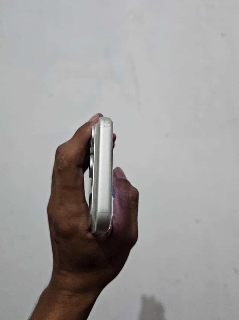 Apple iPhone 17 Pro Max 3