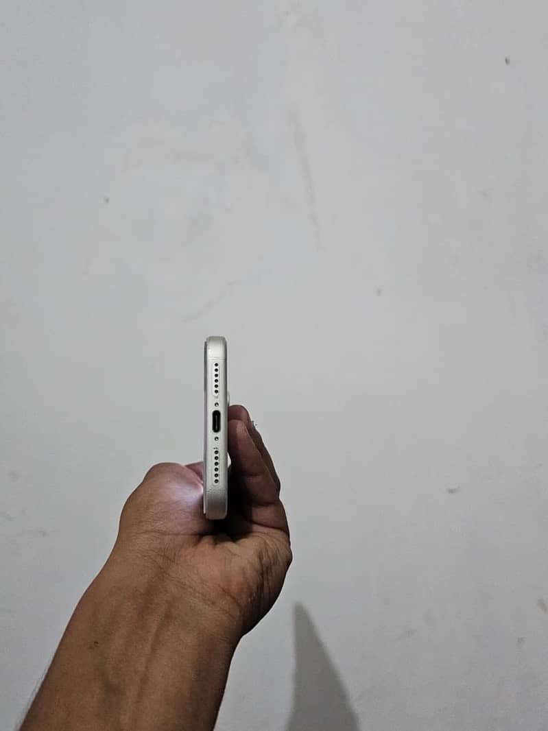 Apple iPhone 17 Pro Max 4
