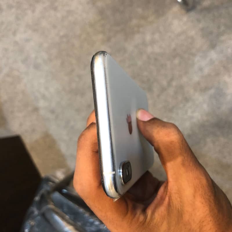 Apple iPhone XS Max 2