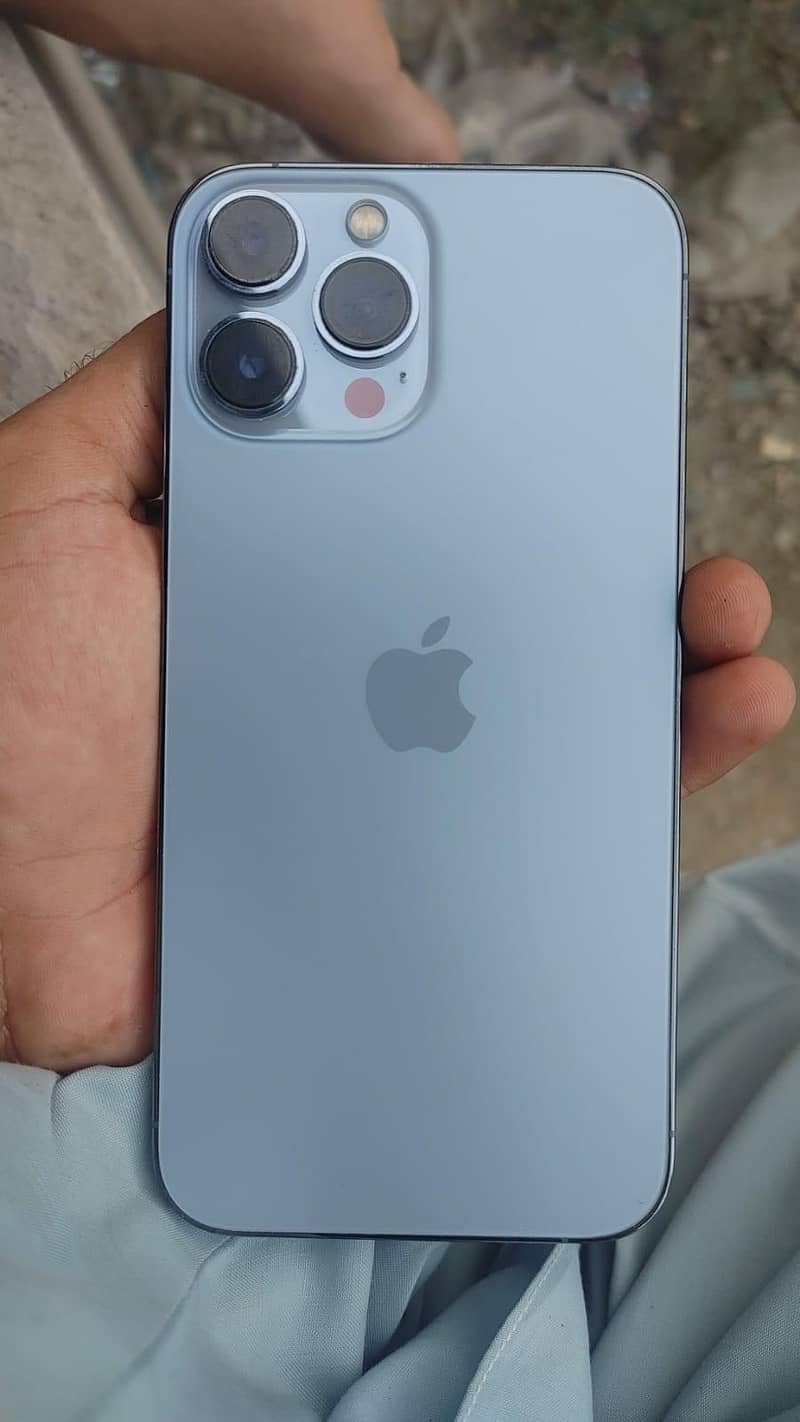 Apple iPhone 13 Pro Max 3