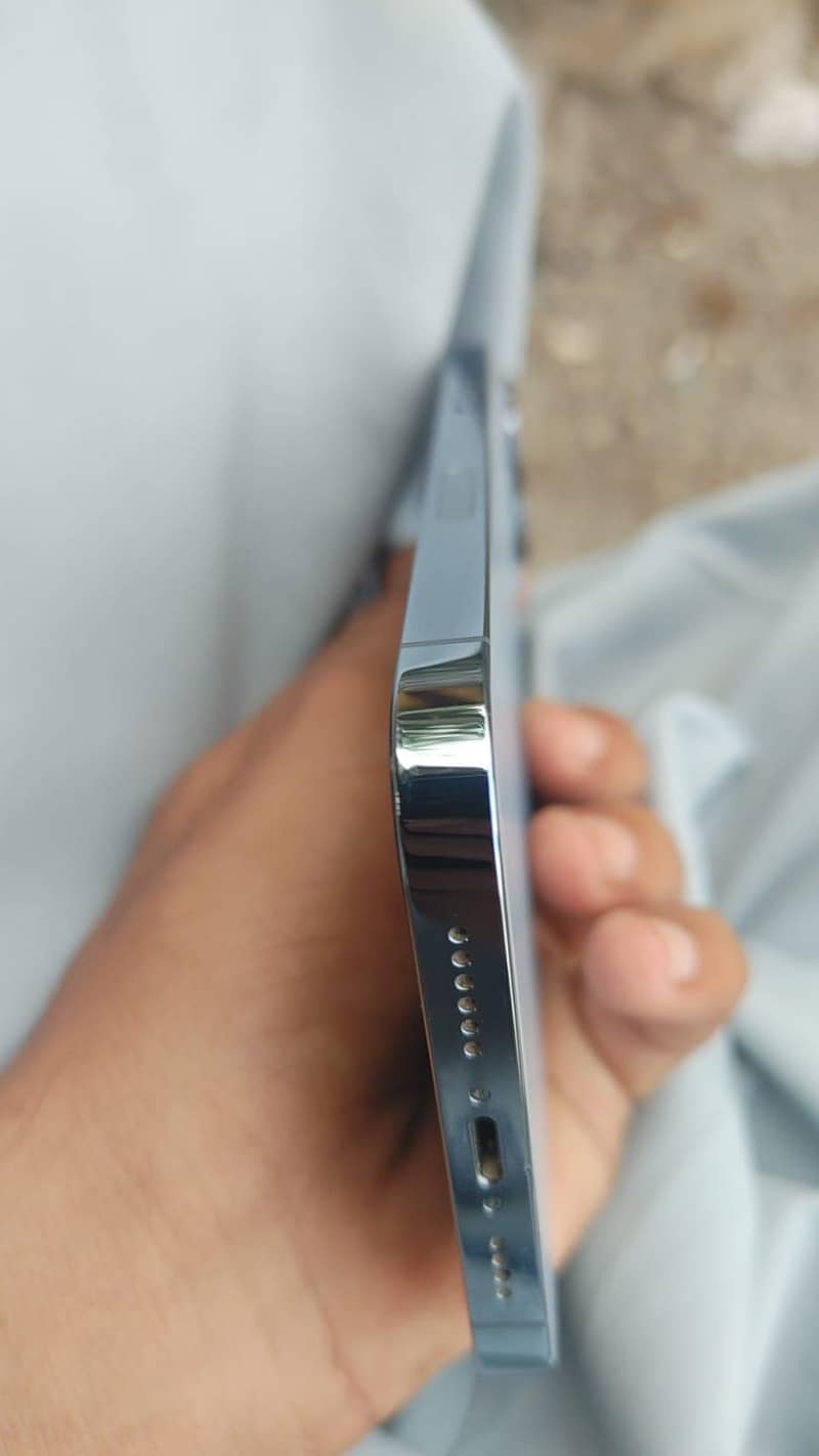 Apple iPhone 13 Pro Max 4