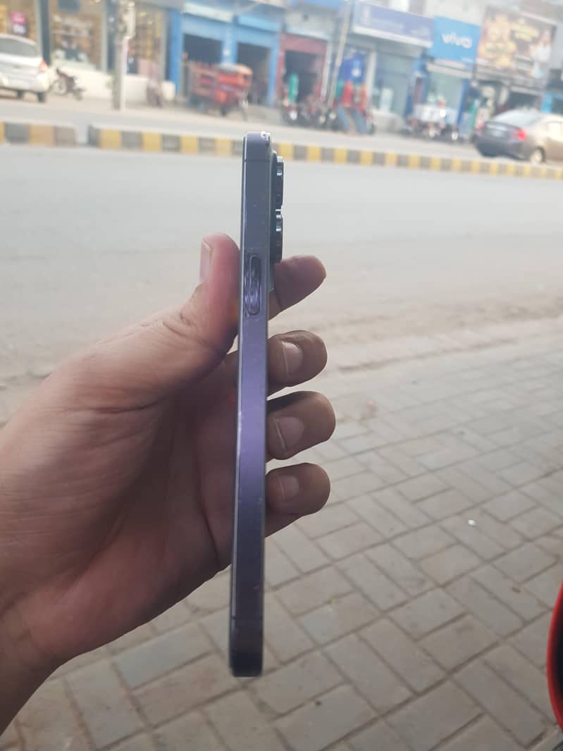 Apple iPhone 14 Pro Max 4