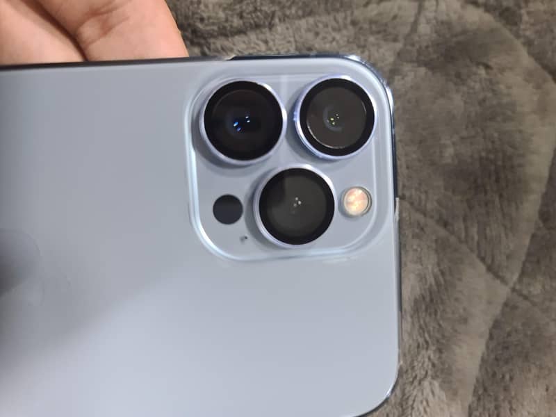 Apple iPhone 13 Pro Max 1