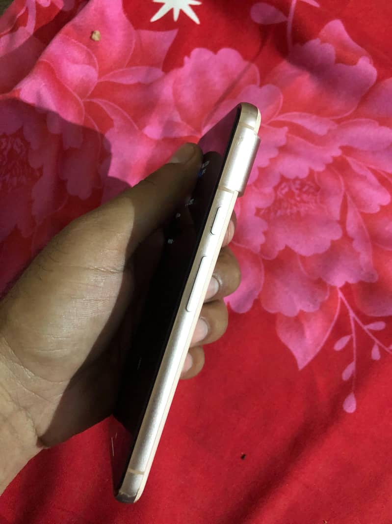Google Pixel 8 4