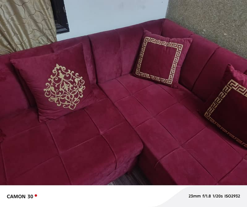 L-shaped new condition sofa 2