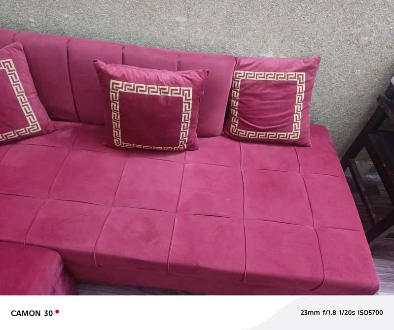 L-shaped new condition sofa 3