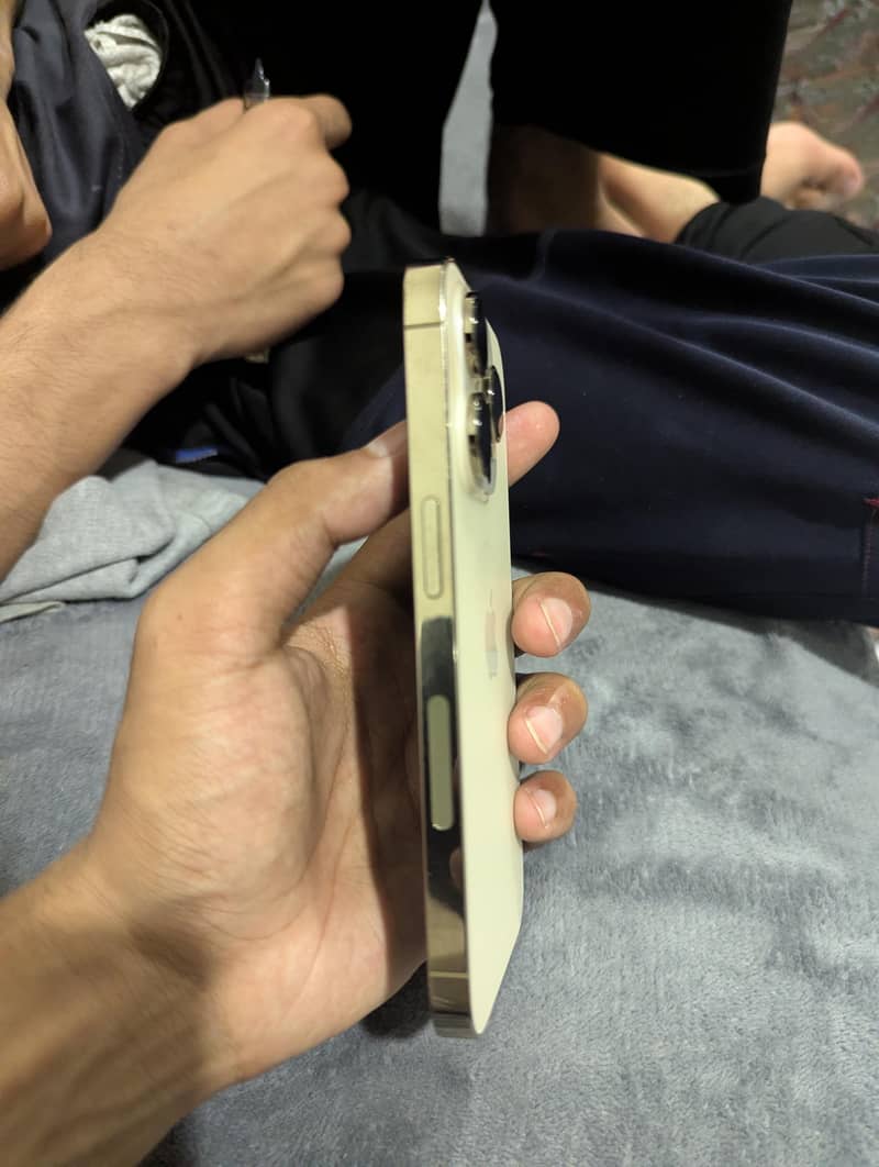 Apple iPhone 14 Pro 4