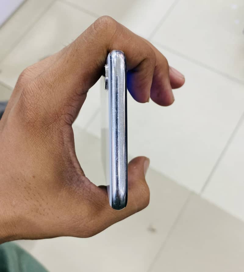 Apple iPhone X 5