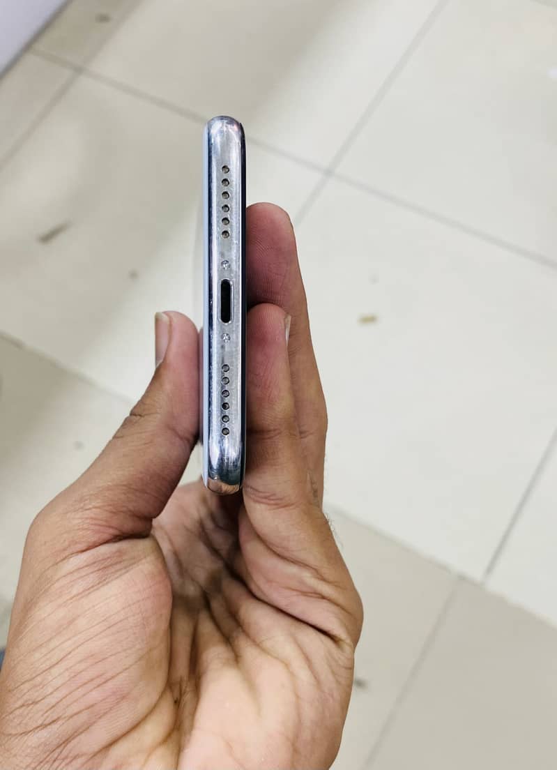 Apple iPhone X 6