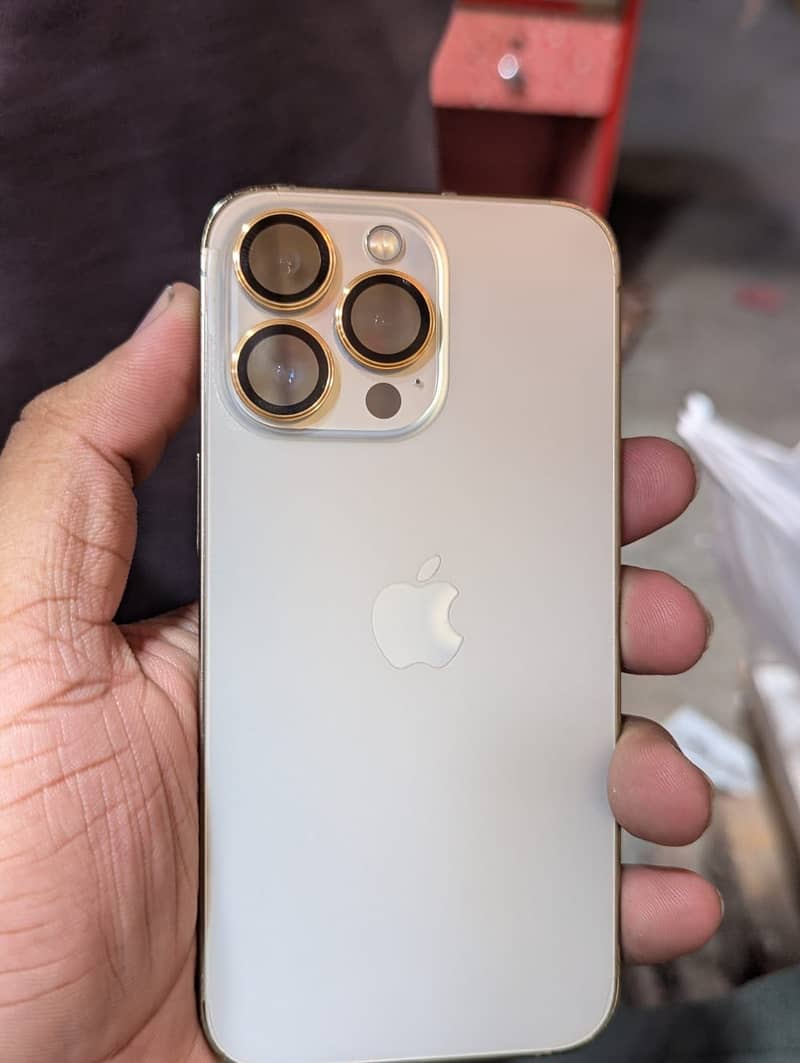 Apple iPhone 13 Pro 0