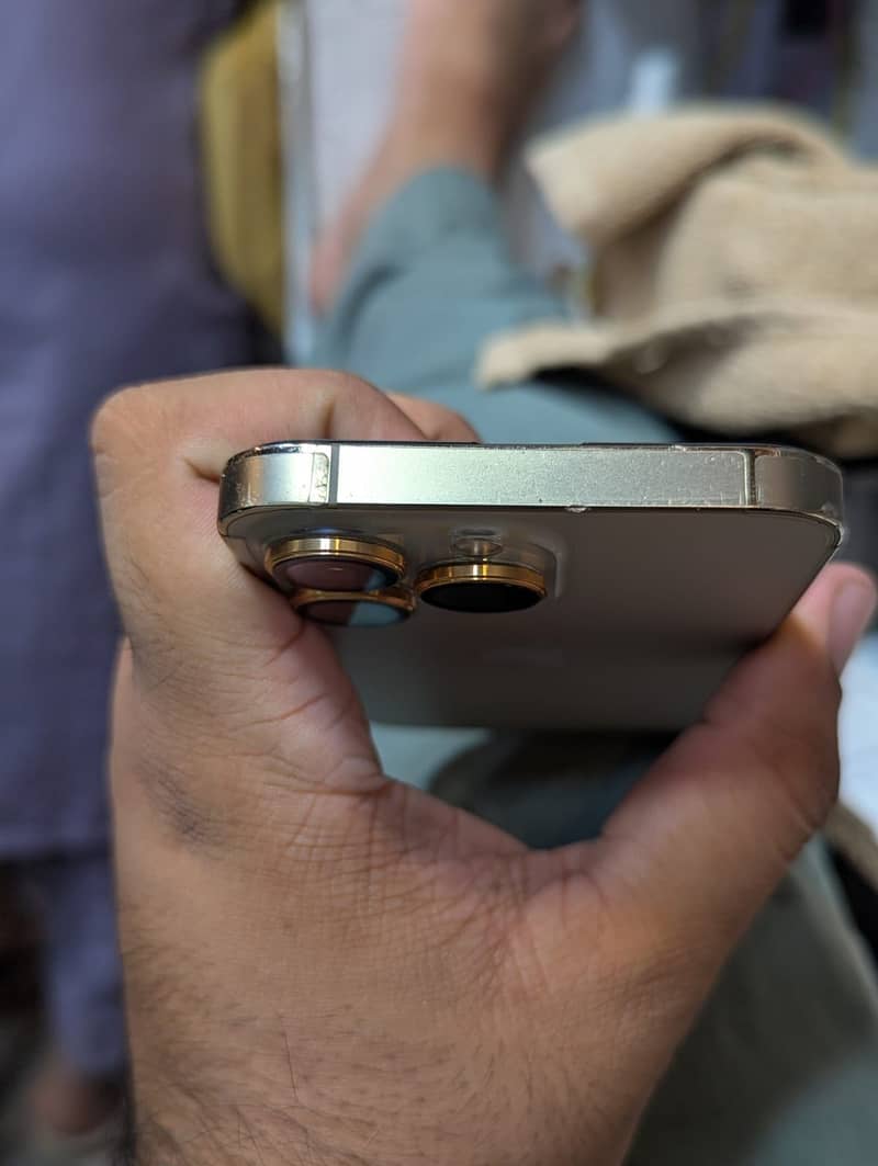 Apple iPhone 13 Pro 3