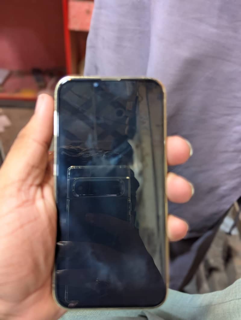 Apple iPhone 13 Pro 4
