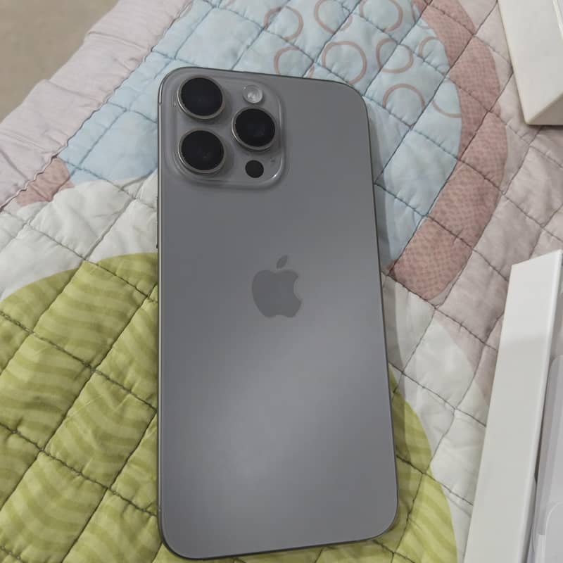 Apple iPhone 15 Pro Max 1