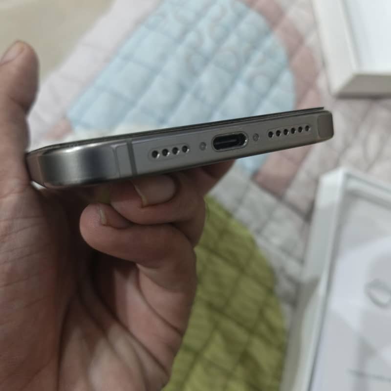Apple iPhone 15 Pro Max 3