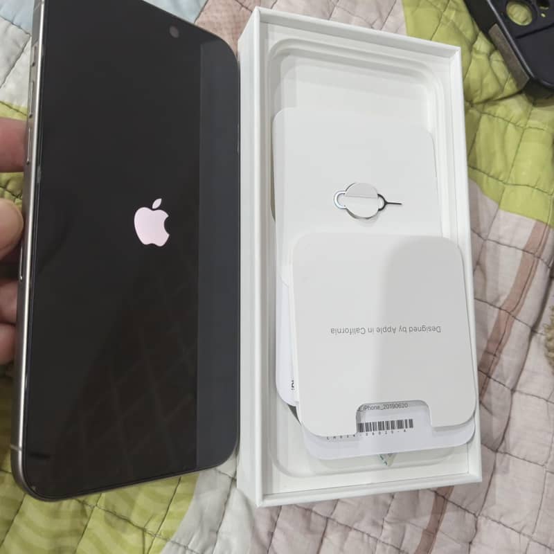 Apple iPhone 15 Pro Max 6