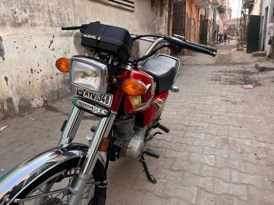 Honda 125 Mobil nomber 03091549850